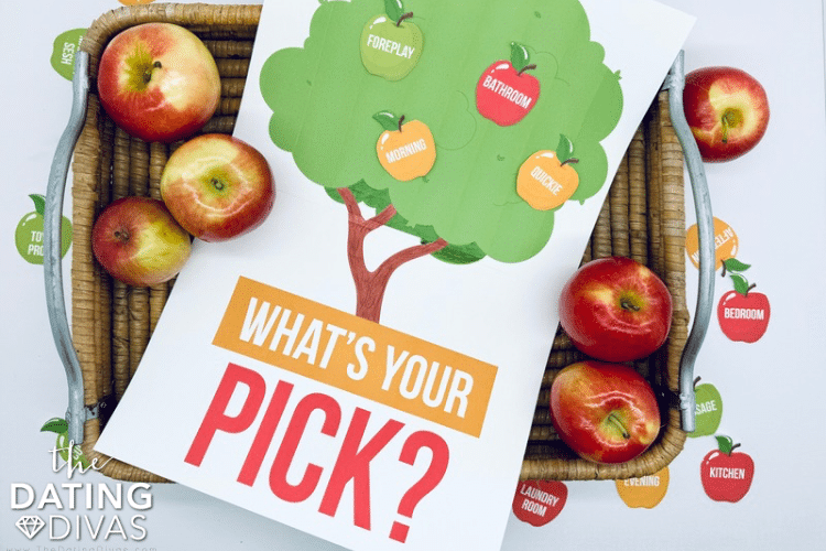 This apple picking date night is perfect for fall! | The Dating Divas